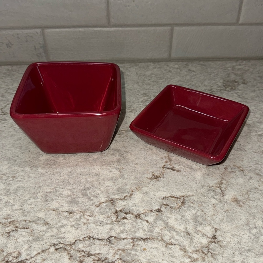 Pampered Chef Simple Additions Small Sauce Bowl and Plate Maroon Berry Red